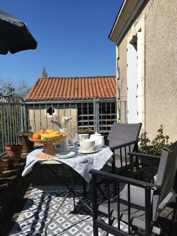 La Maison Haute Tigné Exteriör bild